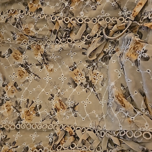 MILK & HONEY Floral Eyelet Corset Cropped Coquette Castlecore Top - Picture 11 of 12